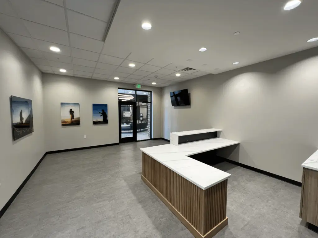 MLPT Syracuse Reception Desk 3 (Large)